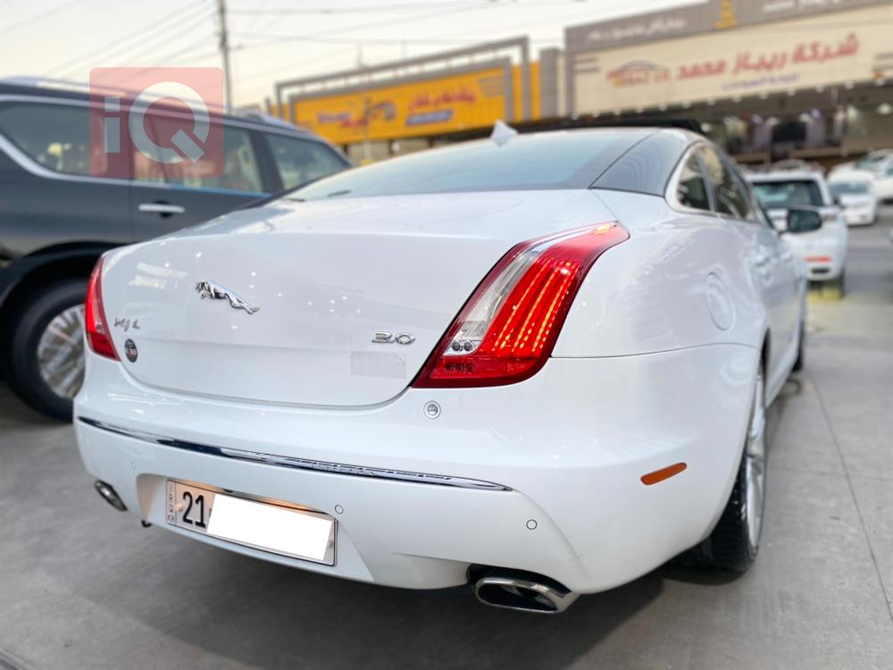 جاكوار XJ